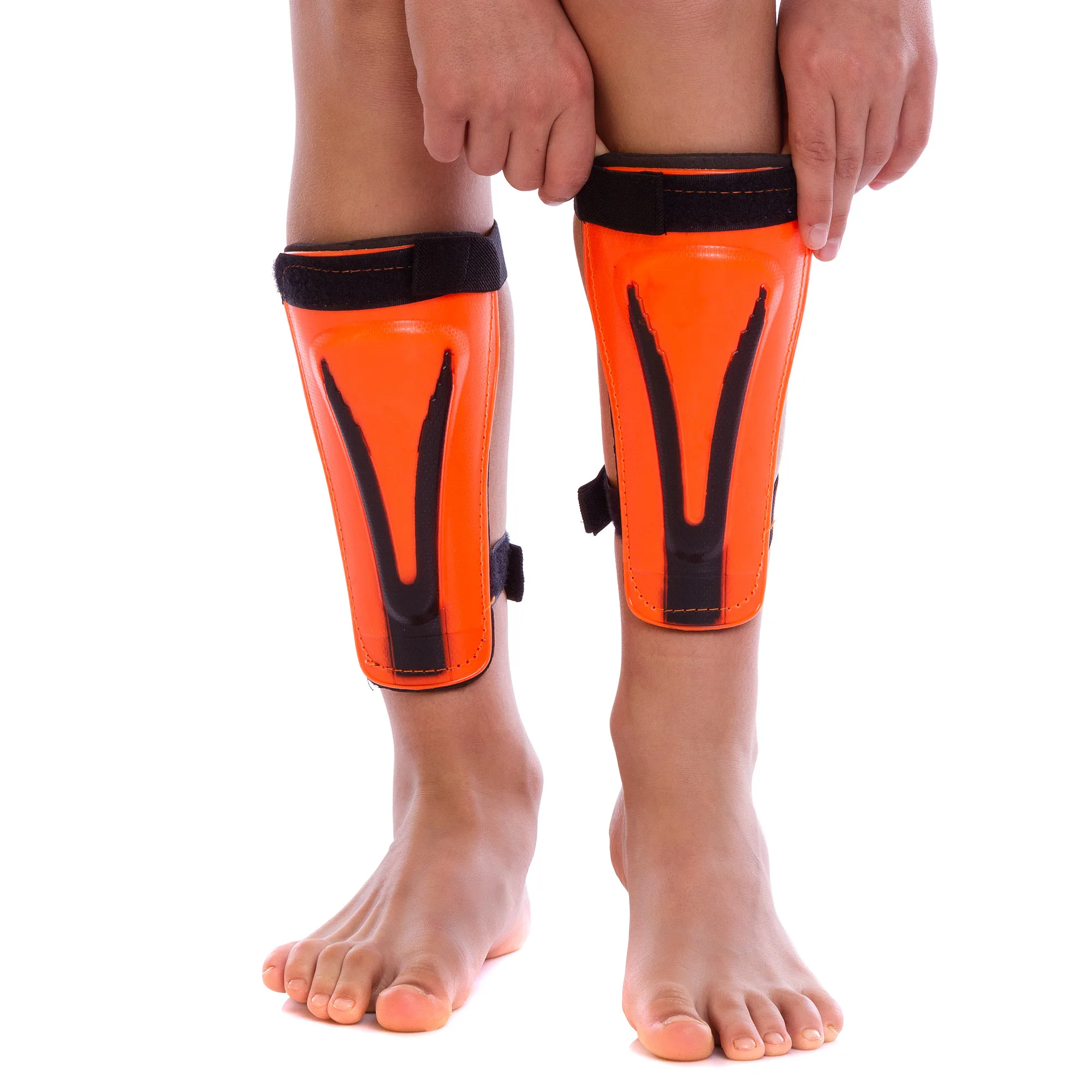 Щитки футбольні 624 розмір M зелений