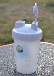 Шейкер спортивний BlenderBottle Original Classic 590 мл білий