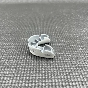 Капа OPRO Silver UFC доросла (вік 11+) White/Silver (ufc.102514003)