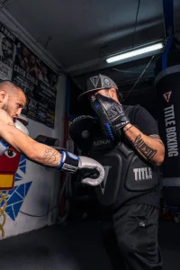 Захисний жилет тренера TITLE Platinum Prolific Body Protector Black