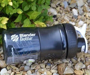 Шейкер спортивний пляшка BlenderBottle SportMixer Flip 590 мл чорний/білий