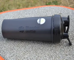 Шейкер спортивний BlenderBottle Classic Loop 820 мл чорний