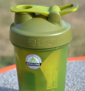 Шейкер спортивний BlenderBottle Classic Loop 590 мл мохово-зелений