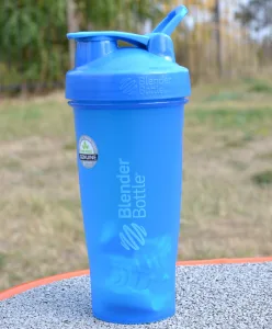 Шейкер спортивний BlenderBottle Classic Loop 820 мл блакитний
