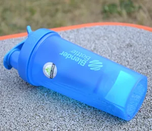 Шейкер спортивний BlenderBottle Classic Loop 820 мл блакитний
