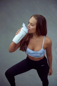 Шейкер спортивний SmartShake металевий Reforce Stainless Steel 900 мл білий