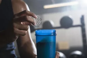 Шейкер спортивний BlenderBottle Classic Loop 590 мл блакитний