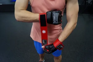 Рукавиці для MMA PowerPlay 3058 чорно червоні - M