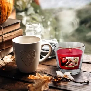 Свічка в скляному стакані Bispol яблуко-кориця SN 90-87