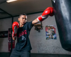 Боксерські рукавиці TITLE Classic Pro Style 3,0 Red/White 14 унцій (капа в комплекті)