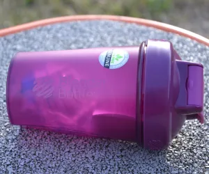 Шейкер спортивний BlenderBottle Original Classic 590 мл сливовий