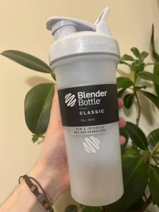 Шейкер спортивний BlenderBottle Classic Loop PRO 820 мл White (500483)