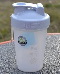 Шейкер спортивний BlenderBottle Original Classic 590 мл білий