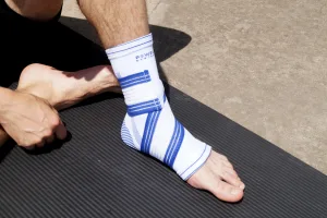 Бандаж на гомілкостоп Power System PS-6009 Ankle Support Pro білі L-XL