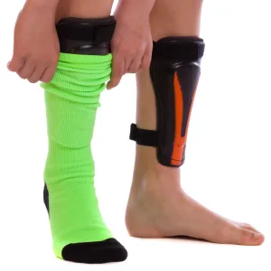 Щитки футбольні 624 розмір M зелений