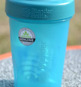Шейкер спортивний BlenderBottle Classic Loop 590 мл бірюзово зелений