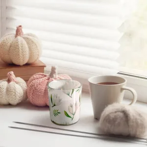 Ароматична свічка в скляному стакані Bispol біла квітка (SN 72s-42)