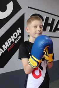 Боксерські рукавиці PowerPlay 3004 JR класичний синьо жовті 8 унцій