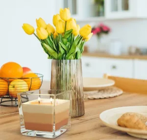 Ароматична свічка у стакані із триколірним наповненням ванільне тістечко SNK80