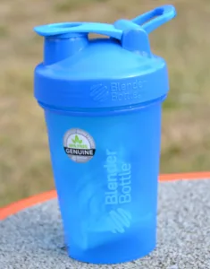 Шейкер спортивний BlenderBottle Classic Loop 590 мл блакитний