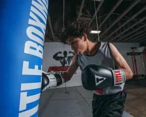 Боксерські рукавиці TITLE Classic Pro Style 3,0 Black/White 14 унцій (капа в комплекті)