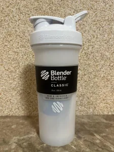 Шейкер спортивний BlenderBottle Classic Loop PRO 820 мл White (500483)
