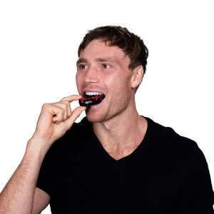 Капа OPRO Silver доросла (вік 11+) Black/Red (art.102502001)