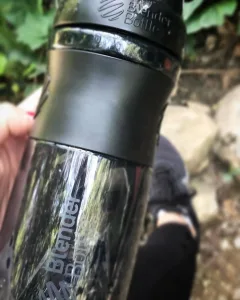 Шейкер спортивний пляшка BlenderBottle SportMixer Flip 820 мл чорний