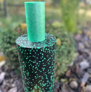 Масажний ролик (роллер) гладкий PowerPlay PP-4348 2 in 1 EPP Foam Roller чорно/зелений 33x14 см