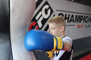 Боксерські рукавиці PowerPlay 3004 JR класичний синьо жовті 6 унцій