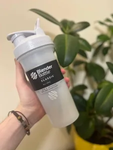 Шейкер спортивний BlenderBottle Classic Loop PRO 820 мл White (500483)