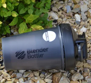 Шейкер спортивний BlenderBottle Classic Loop 590 мл чорний