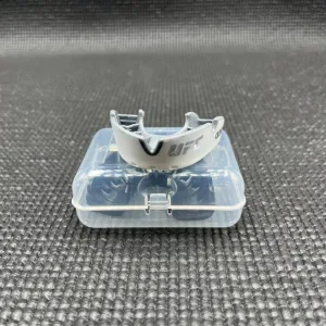 Капа OPRO Silver UFC доросла (вік 11+) White/Silver (ufc.102514003)