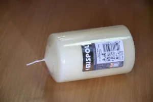 Свічка столова циліндр Bispol sw70/120 011 молочний