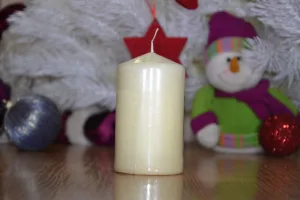 Свічка столова циліндр Bispol sw70/120 011 молочний