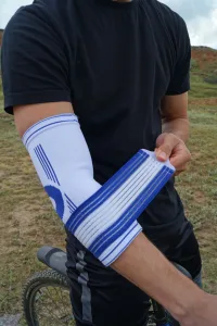 Налокітник Power System PS-6007 Elbow Support Pro білий/Blue 1 шт. S/M