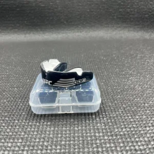 Капа OPRO Instant Custom-Fit UFC доросла (вік 11+) Silver/Black (art.102529002)