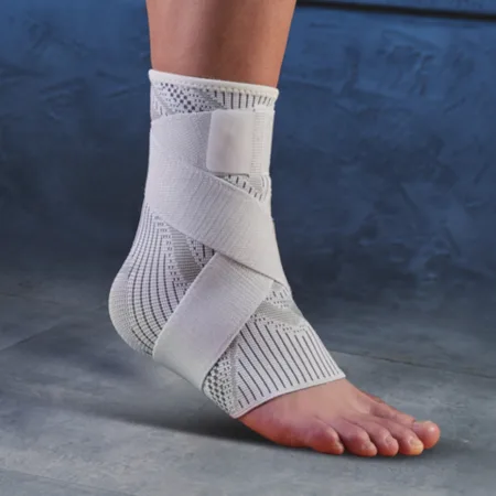 Бандаж на голеностопный сустав эластичный с фиксирующим ремнем SIBOTE размер 1 шт S/M - S/M; L/XL