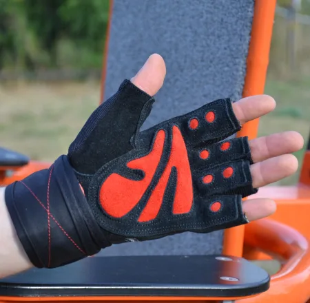 Рукавички для фітнесу MadMax MFG-568 Extreme 2nd edition Black/Red L