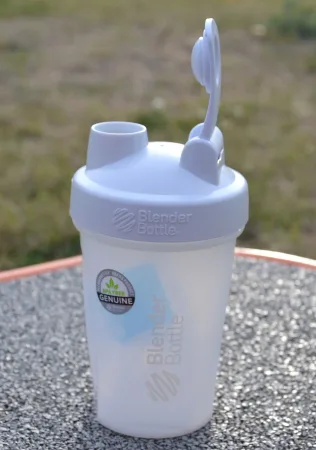 Шейкер спортивний BlenderBottle Original Classic 590 мл білий