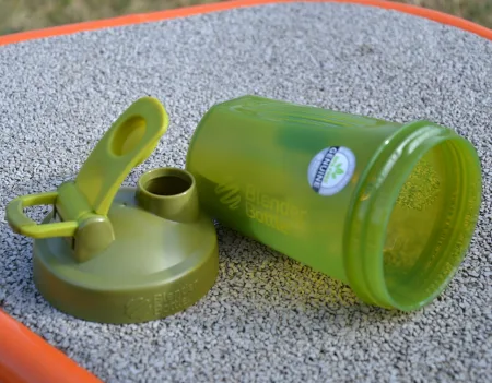 Шейкер спортивний BlenderBottle Classic Loop 590 мл мохово-зелений