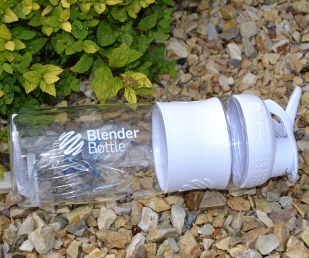 Шейкер спортивний пляшка BlenderBottle SportMixer Flip 820 мл білий