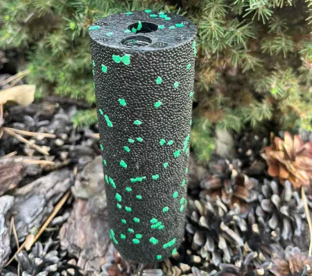 Масажний ролик (роллер) гладкий PowerPlay PP-4346 Mini EPP Foam Roller чорно/зелений 15x5,3 см