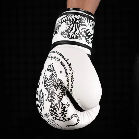 Боксерські рукавиці Phantom Muay Thai White 10 унцій (капа в подарунок)