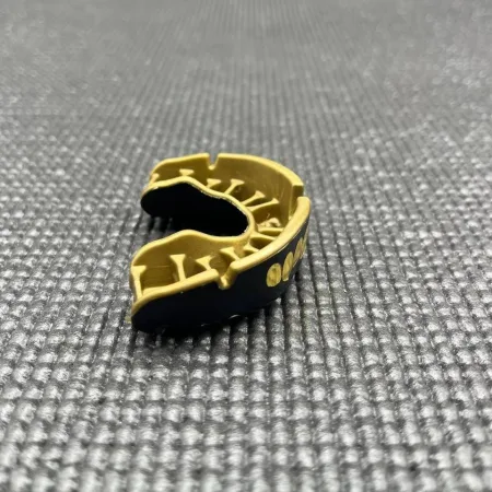 Капа OPRO Gold доросла (вік 11+) Grillz Чорно-золотий
