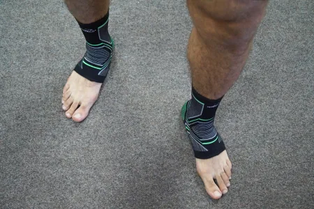 Бандажі на гомілкостоп PowerPlay 4100 чорні (пара) S/M