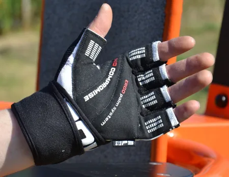 Рукавички для фітнесу Power System PS-2700 No Compromise Black/White - M