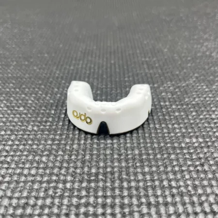 Капа OPRO Gold доросла (вік 11+) White/Gold (art.102504005)