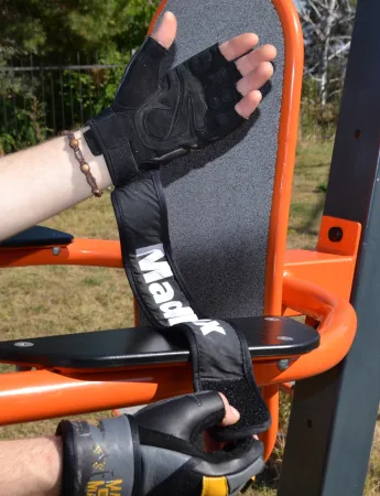 Перчатки для фитнеса MadMax MFG-880 Signature Black/Grey/Yellow M