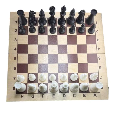 Шахи дерев'яні з пластиковими фігурками 43х43 см